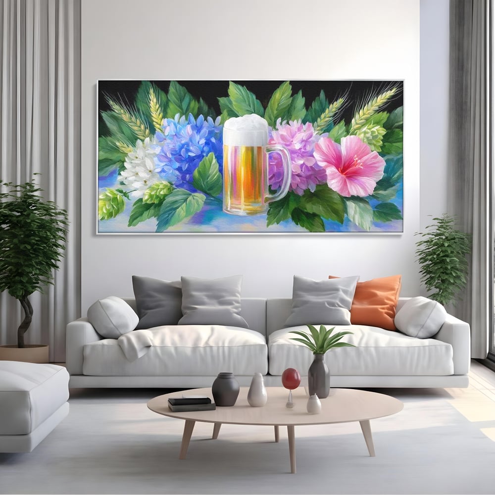 Tablou canvas cu tablou canvas cu halba de bere si flori, in rama de aluminiu argintiu, pe perete intr-un living